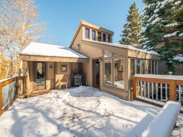 Walk to lift Vacation Condo Three Bedroom in Park City